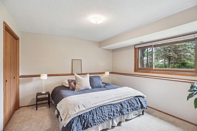 5860 Hodgson Road, Shoreview, MN 55126