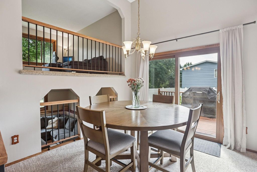 5860 Hodgson Road, Shoreview, MN 55126