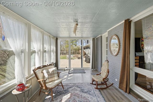 31700 Nixon Street, Beverly Hills, MI 48025