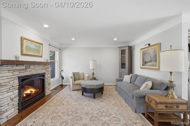 31700 Nixon Street, Beverly Hills, MI 48025