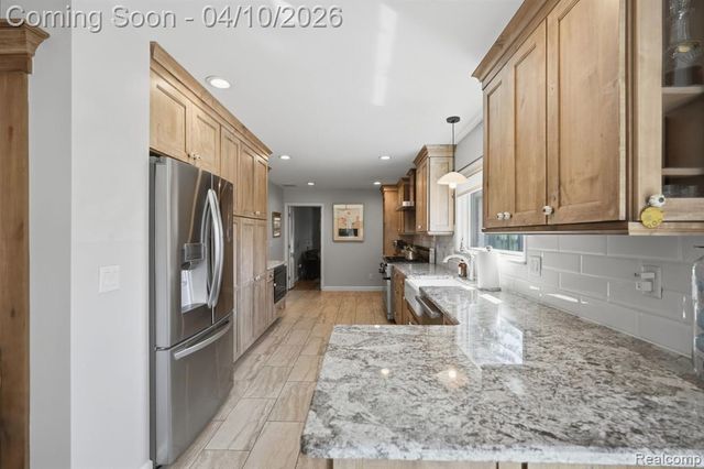31700 Nixon Street, Beverly Hills, MI 48025