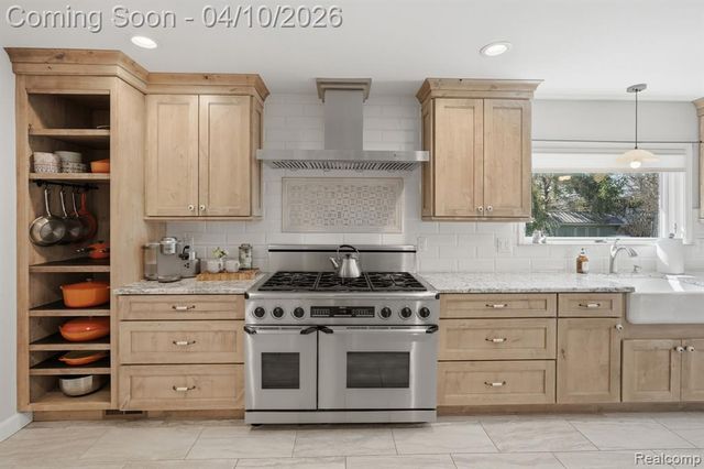 31700 Nixon Street, Beverly Hills, MI 48025