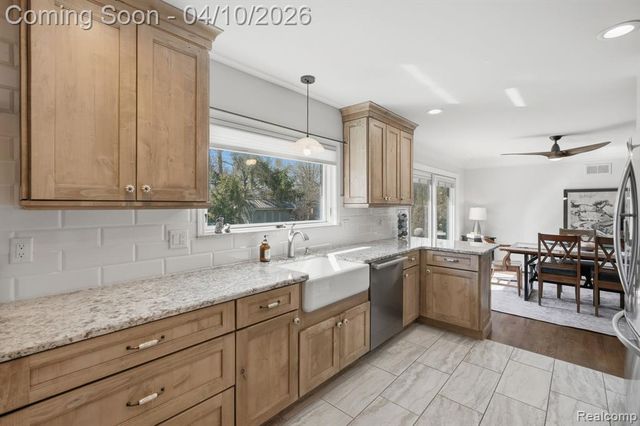31700 Nixon Street, Beverly Hills, MI 48025