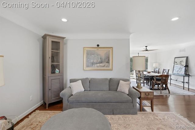 31700 Nixon Street, Beverly Hills, MI 48025