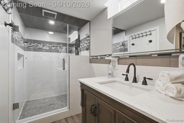 31700 Nixon Street, Beverly Hills, MI 48025