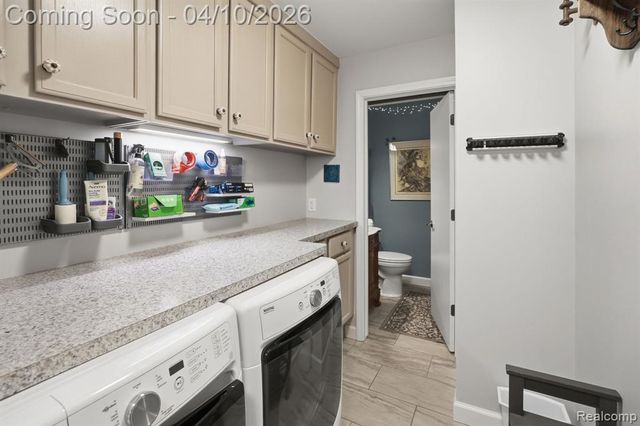 31700 Nixon Street, Beverly Hills, MI 48025
