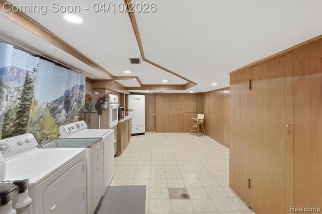 31700 Nixon Street, Beverly Hills, MI 48025