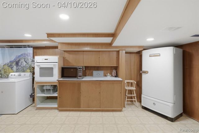 31700 Nixon Street, Beverly Hills, MI 48025