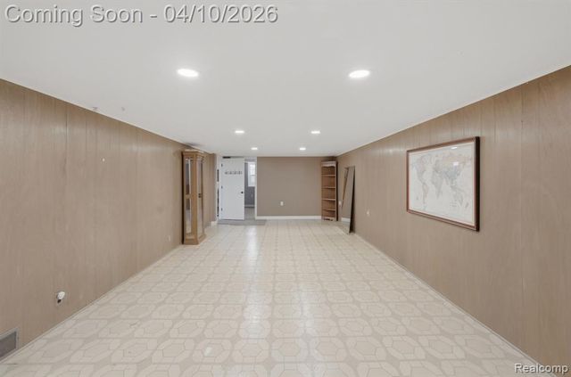 31700 Nixon Street, Beverly Hills, MI 48025