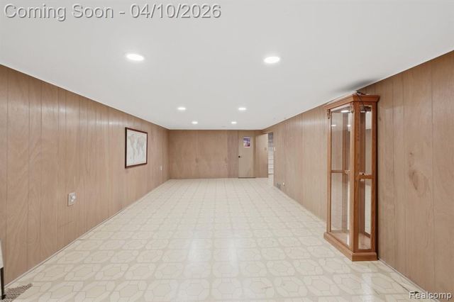 31700 Nixon Street, Beverly Hills, MI 48025