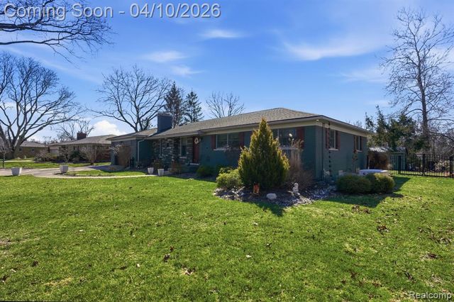 31700 Nixon Street, Beverly Hills, MI 48025