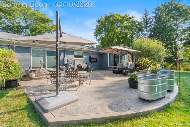 31700 Nixon Street, Beverly Hills, MI 48025