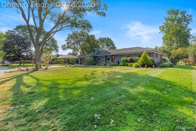 31700 Nixon Street, Beverly Hills, MI 48025