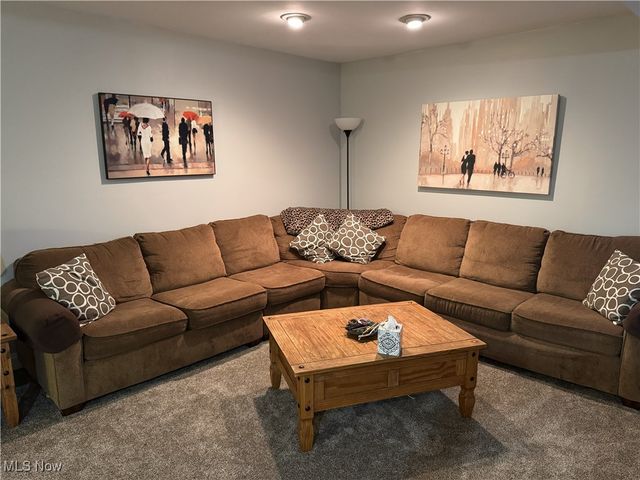 7517 Creekwood Drive 17C, North Royalton, OH 44133