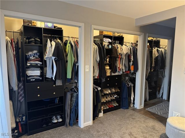 7517 Creekwood Drive 17C, North Royalton, OH 44133