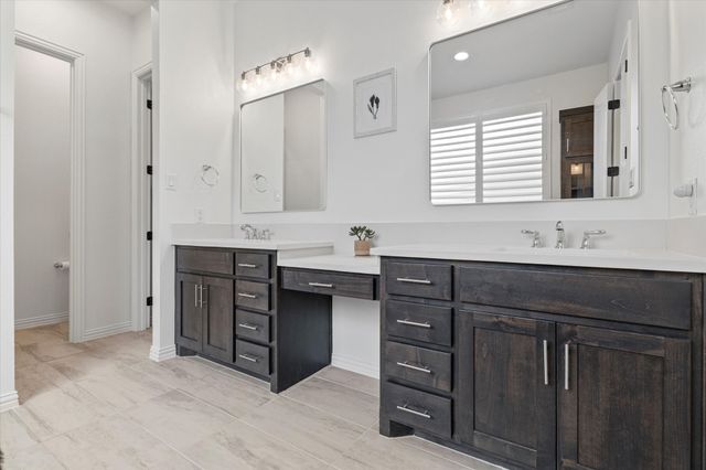 1561 William Way, Farmers Branch, TX 75234