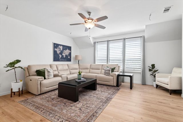 1561 William Way, Farmers Branch, TX 75234