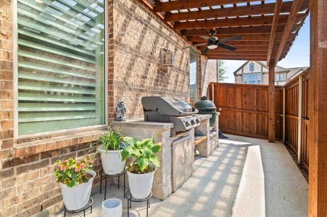 1561 William Way, Farmers Branch, TX 75234