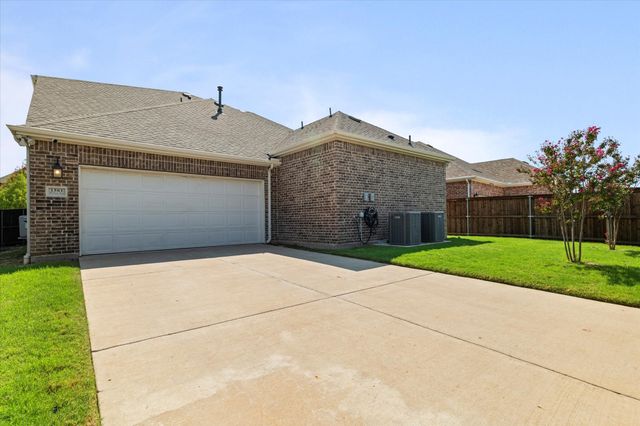 1561 William Way, Farmers Branch, TX 75234