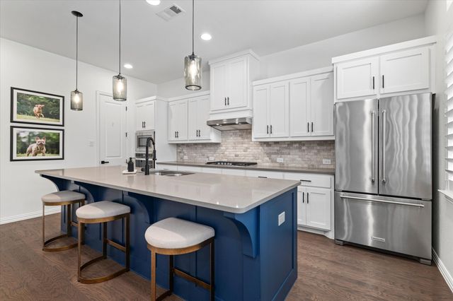 1561 William Way, Farmers Branch, TX 75234