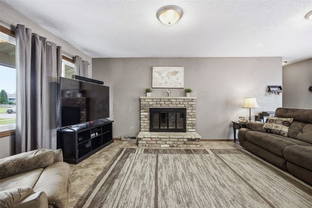 118 31st Street NW, Cedar Rapids, IA 52405