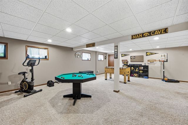 118 31st Street NW, Cedar Rapids, IA 52405