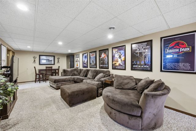 118 31st Street NW, Cedar Rapids, IA 52405