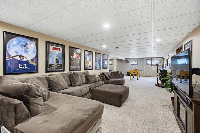 118 31st Street NW, Cedar Rapids, IA 52405