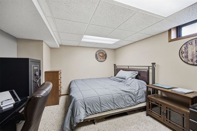 118 31st Street NW, Cedar Rapids, IA 52405