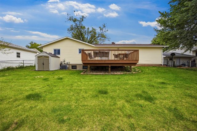 118 31st Street NW, Cedar Rapids, IA 52405