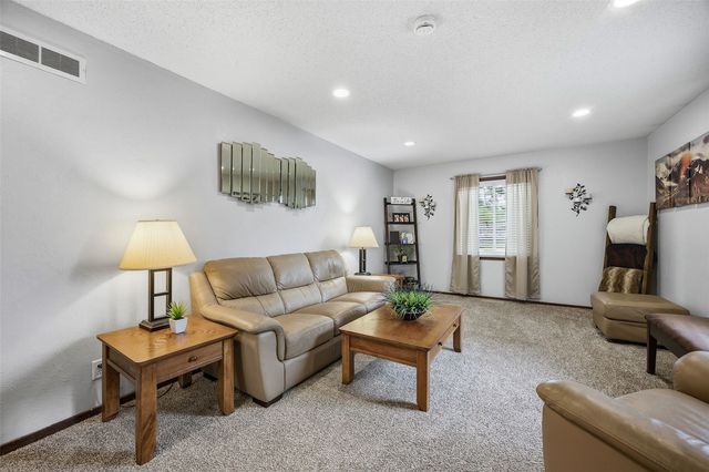 118 31st Street NW, Cedar Rapids, IA 52405