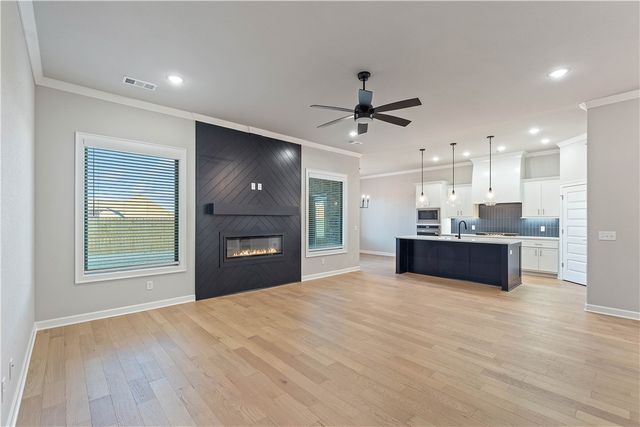 1502 Lookout Lane, Cave Springs, AR 72718