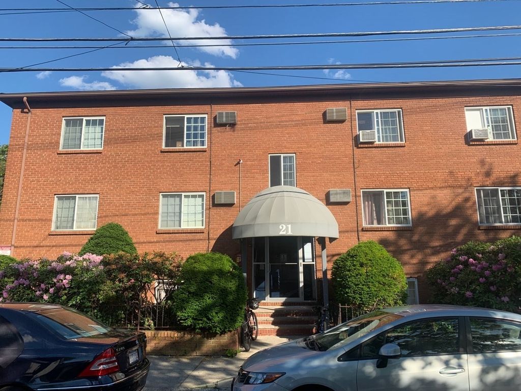 21 Central Ave 21-12, Everett, MA 02149