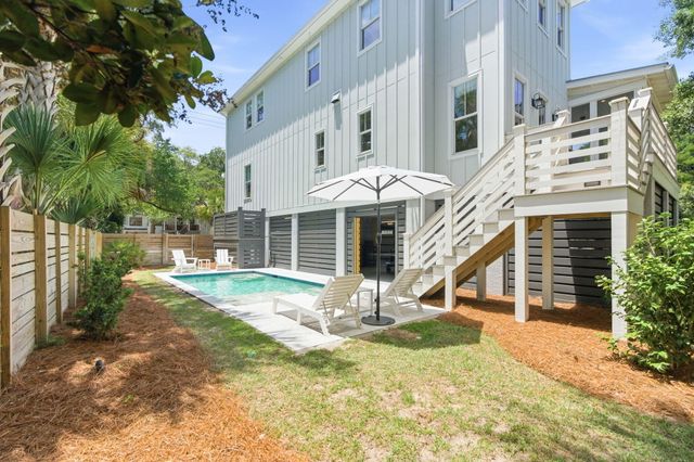 2200 Hartnett Boulevard, Isle Of Palms, SC 29451