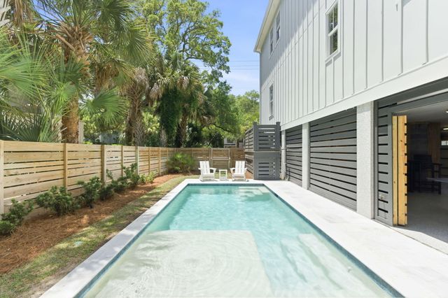 2200 Hartnett Boulevard, Isle Of Palms, SC 29451