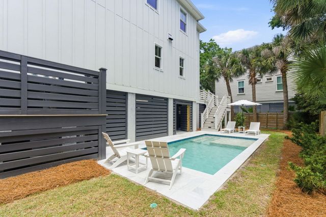 2200 Hartnett Boulevard, Isle Of Palms, SC 29451
