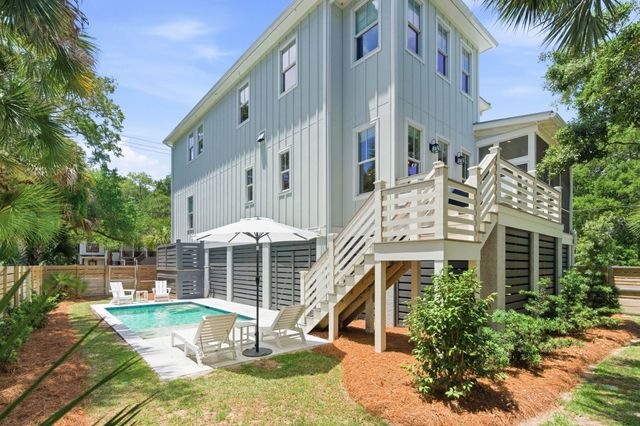 2200 Hartnett Boulevard, Isle Of Palms, SC 29451