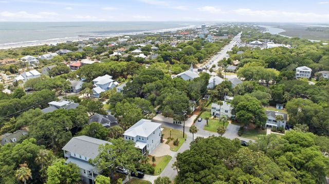 2200 Hartnett Boulevard, Isle Of Palms, SC 29451
