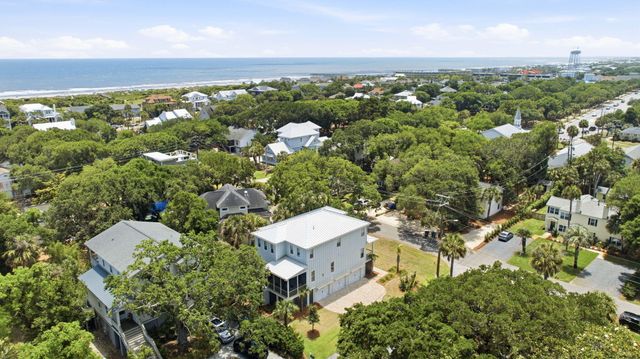 2200 Hartnett Boulevard, Isle Of Palms, SC 29451