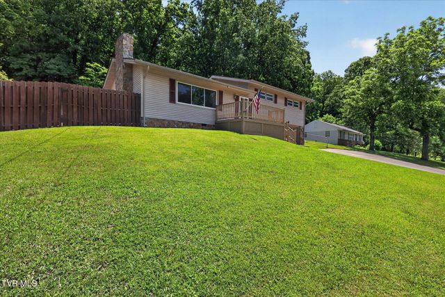 3852 Ridgeline Drive, Kingsport, TN 37664