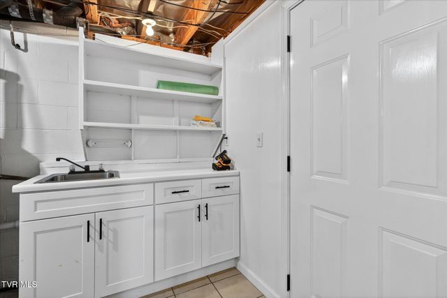 3852 Ridgeline Drive, Kingsport, TN 37664