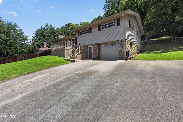 3852 Ridgeline Drive, Kingsport, TN 37664