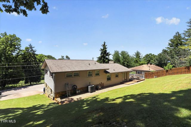 3852 Ridgeline Drive, Kingsport, TN 37664