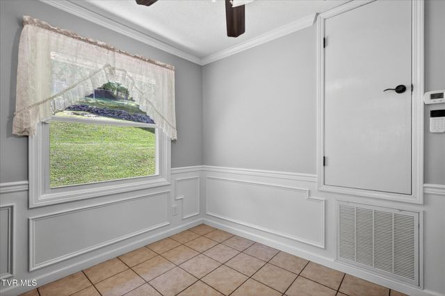 3852 Ridgeline Drive, Kingsport, TN 37664