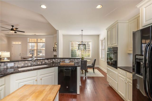 242 Orchards Circle, Woodstock, GA 30188