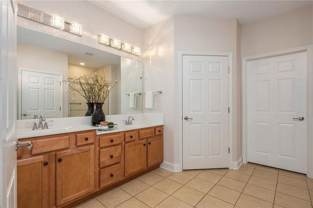 242 Orchards Circle, Woodstock, GA 30188