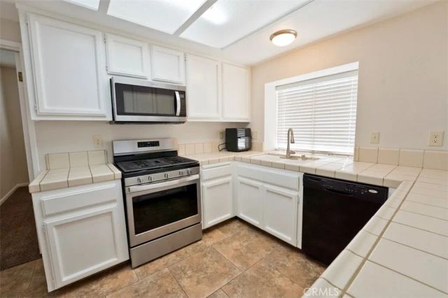 2713 Pecangrove Street, Bakersfield, CA 93311