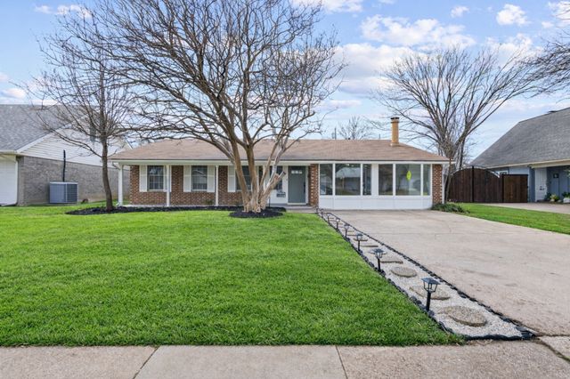 1510 Finley Road, Irving, TX 75062