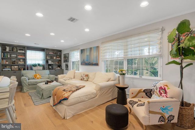 111 MANSFIELD AVENUE, Margate City, NJ 08402