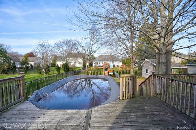 3948 Stoney Ridge Drive, Fort Gratiot Charter Township, MI 48059